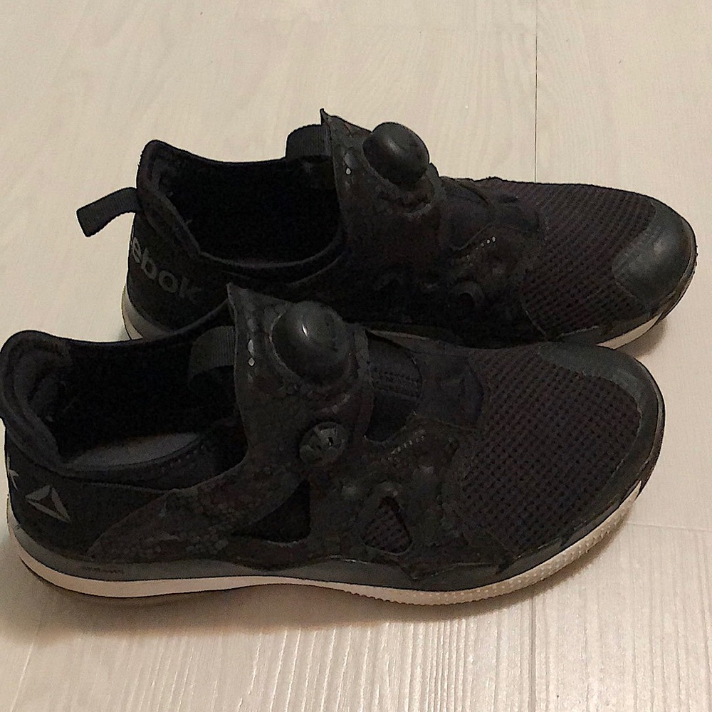 Black Reebok pump sneakers